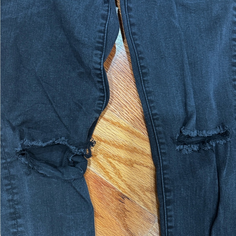 American Eagle Outfitters Dark Wash Jeans Size 6 SHORT - Picture 2 of 3